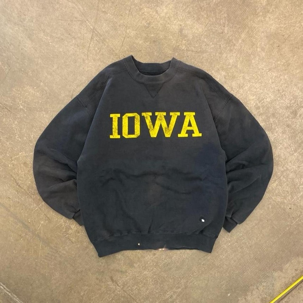 Vintage Iowa Hawkeyes 90a Russell Athletic Spellout Fader Crewneck Sweatshirt XL